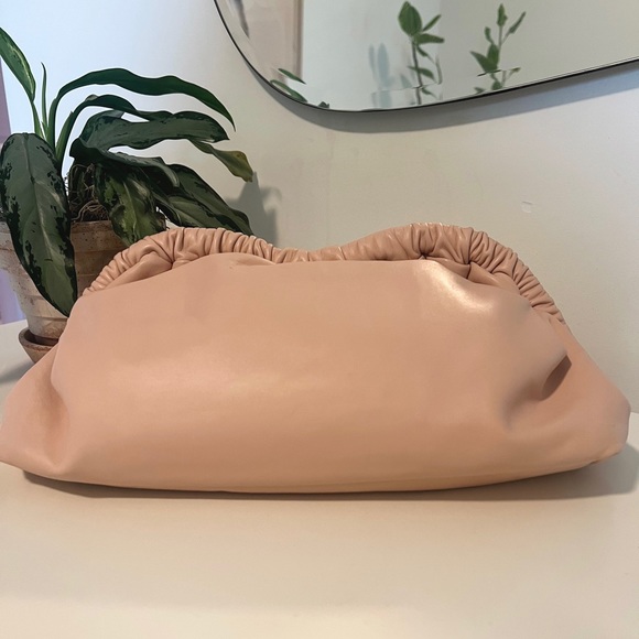 Mansur Gavriel Cloud Clutch in Puff - Picture 3 of 9